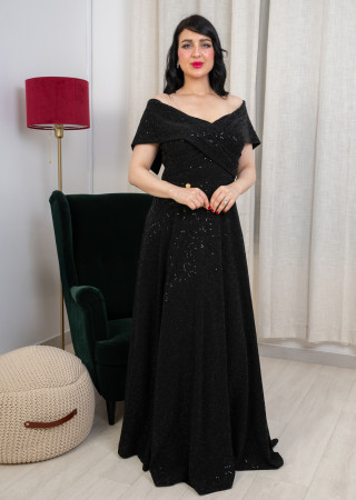 فستان سواريه أسود أنيق