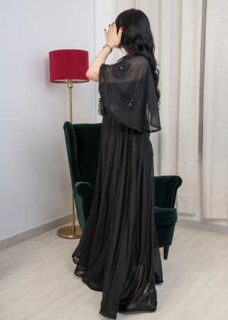 فستان طويل أنيق بقصة واسعة